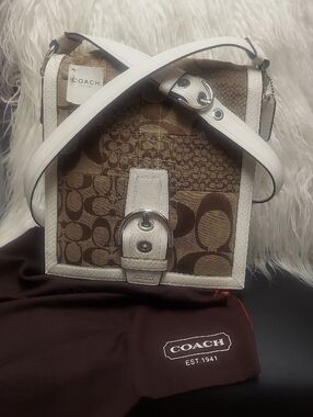 COACH NWT Signature Canvas and Leather Trim Crossbody in Brown, Tan and White